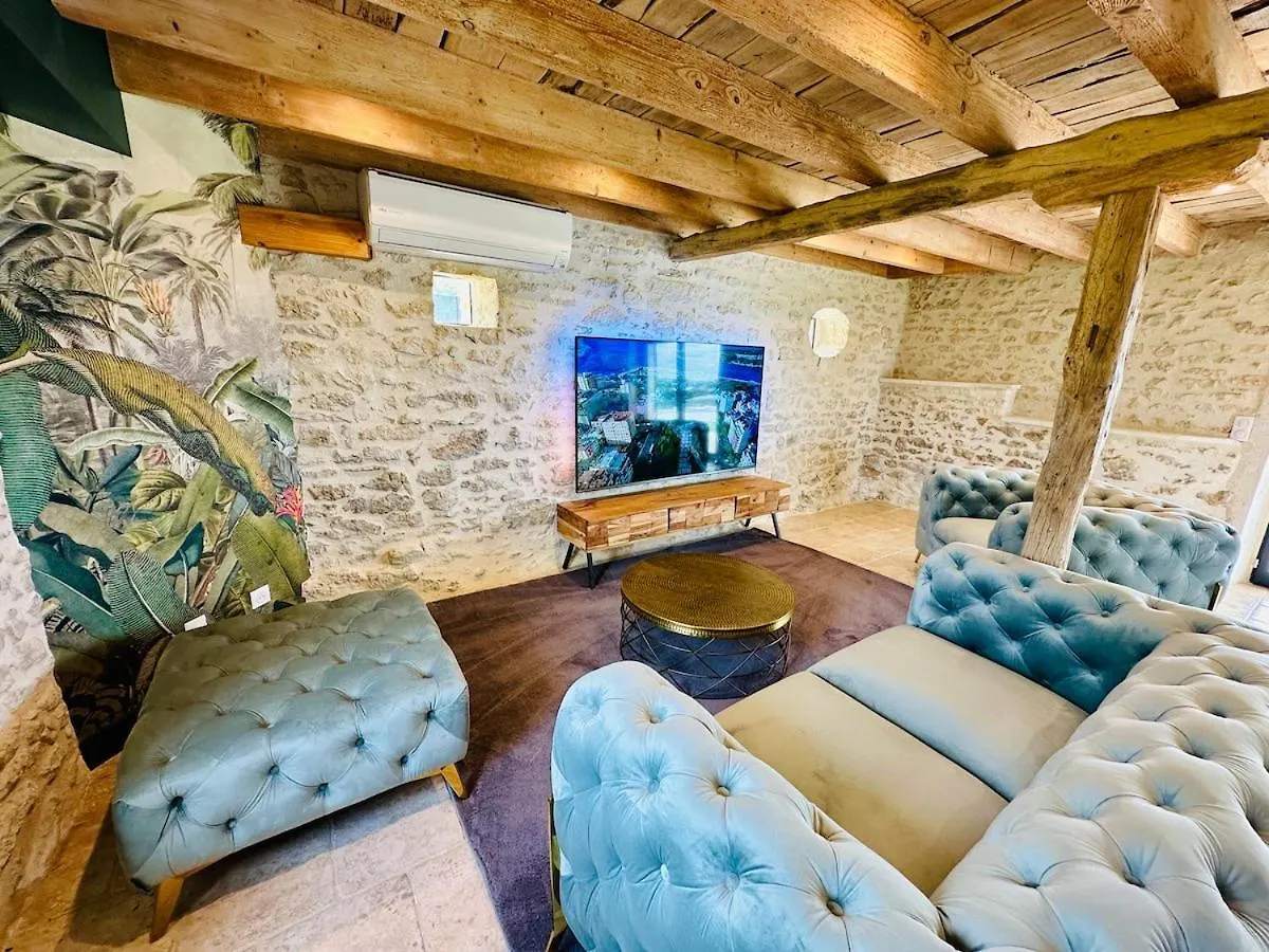 Maison De Charme, Vue Sublime, Piscine Infinie Soucirac Дом отдыха
